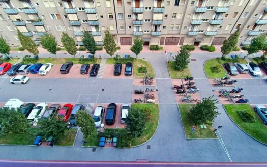 LUMINOSO TRILOCALE RISTRUTTURATO CON DOPPIO BALCONE IN VIA GRAF 18, MILANO
