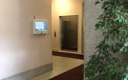 BILOCALE CON POSTO AUTO COPERTO IN VIA FARINI